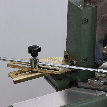 Foot-pedal frame cutting machine